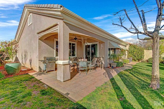 14011 Sandstone Peak Drive, Bakersfield, CA 93306