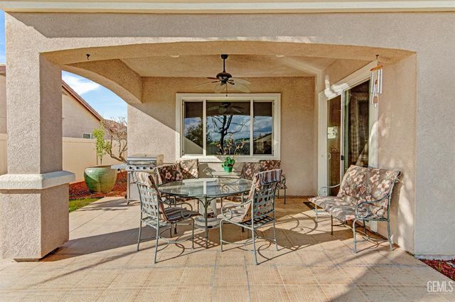 14011 Sandstone Peak Drive, Bakersfield, CA 93306