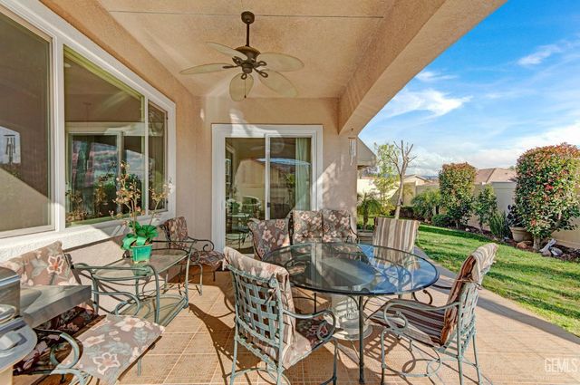 14011 Sandstone Peak Drive, Bakersfield, CA 93306