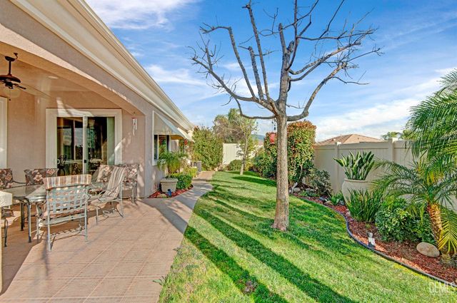 14011 Sandstone Peak Drive, Bakersfield, CA 93306