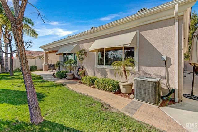 14011 Sandstone Peak Drive, Bakersfield, CA 93306