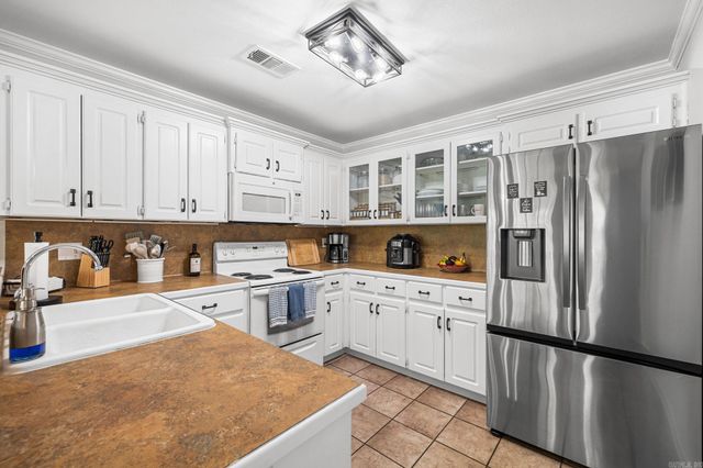 26 Twin Lakes Drive, Cabot, AR 72023