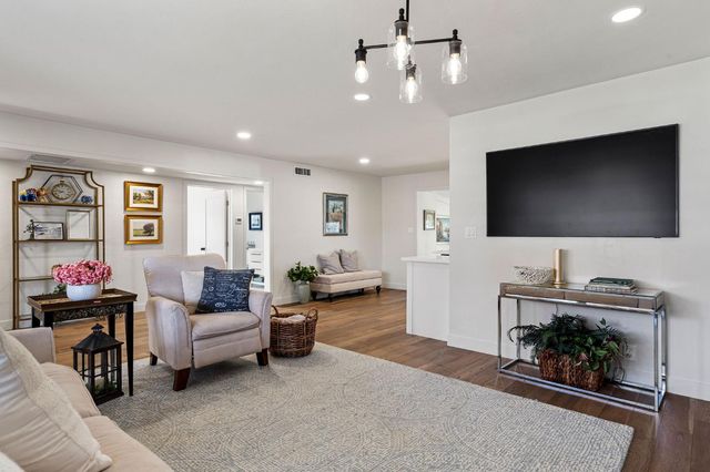 1507 Los Molinos Way, Sacramento, CA 95864