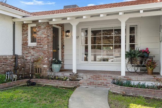 1507 Los Molinos Way, Sacramento, CA 95864