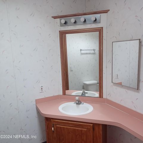 463 LOGAN Avenue B, Orange Park, FL 32065