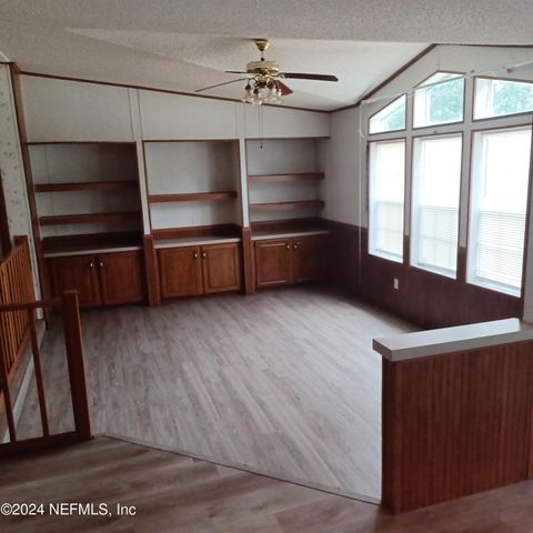 463 LOGAN Avenue B, Orange Park, FL 32065