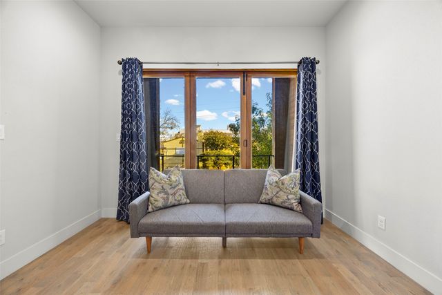 2009 N Prairie Avenue 2009, Dallas, TX 75204