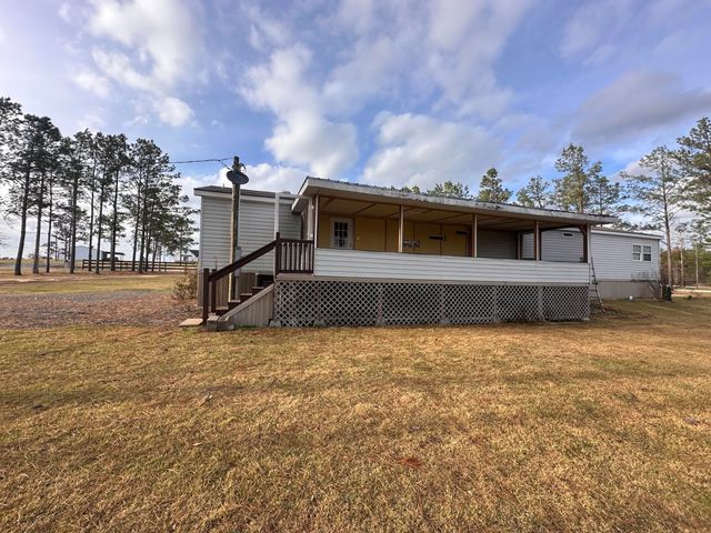 743 Lions Camp, Anacoco, LA 71403