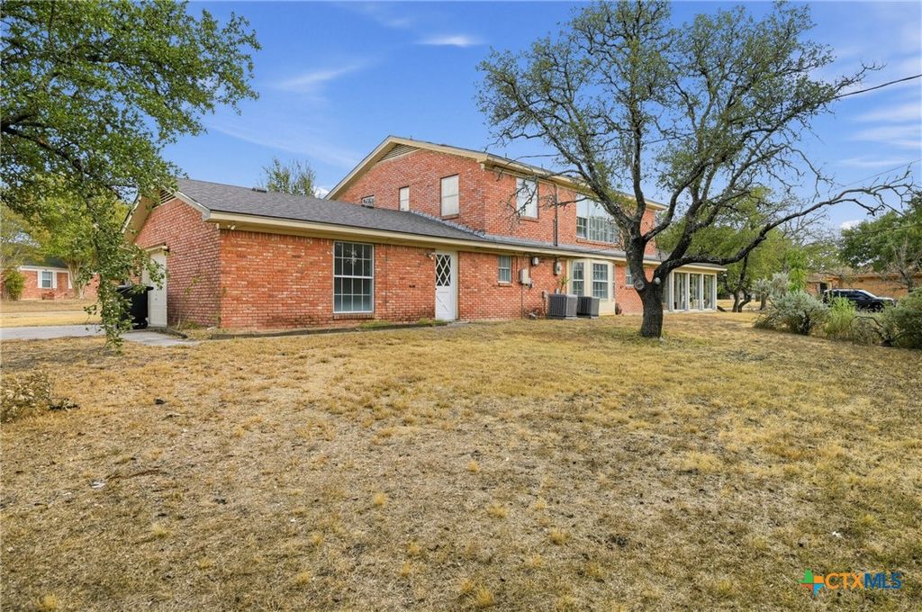 Image 4 of property listing at 606 Ash Street, Copperas Cove, TX 76522