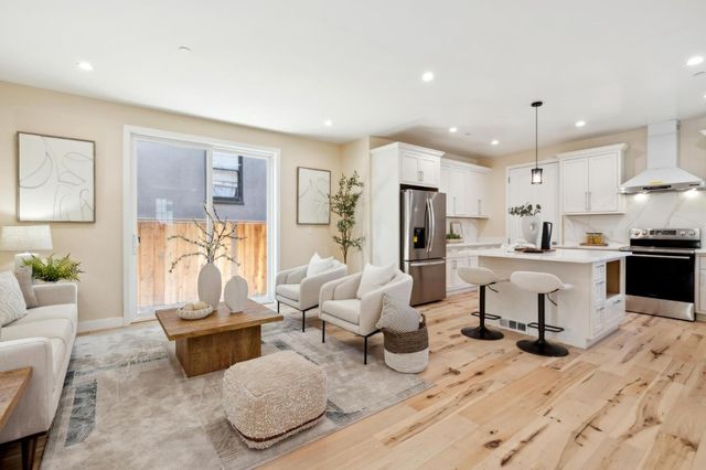 121 S Fremont Street, San Mateo, CA 94401