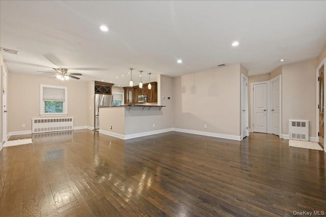 195 Scarcliffe Drive, Malverne, NY 11565