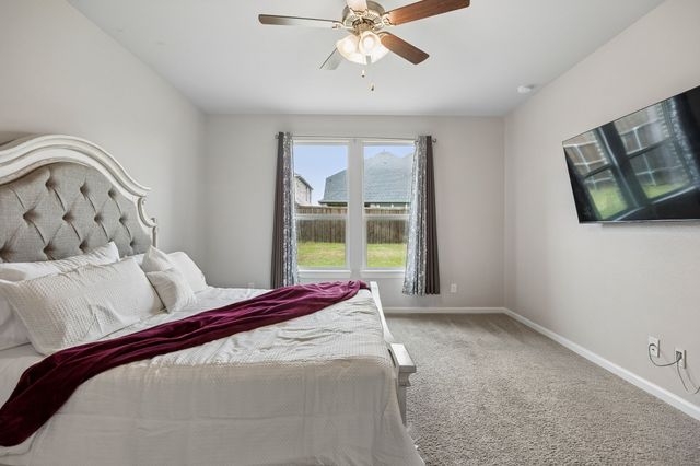 638 Hazeltine Road, Red Oak, TX 75154