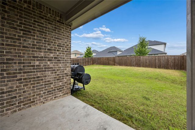638 Hazeltine Road, Red Oak, TX 75154