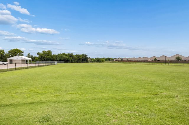 638 Hazeltine Road, Red Oak, TX 75154