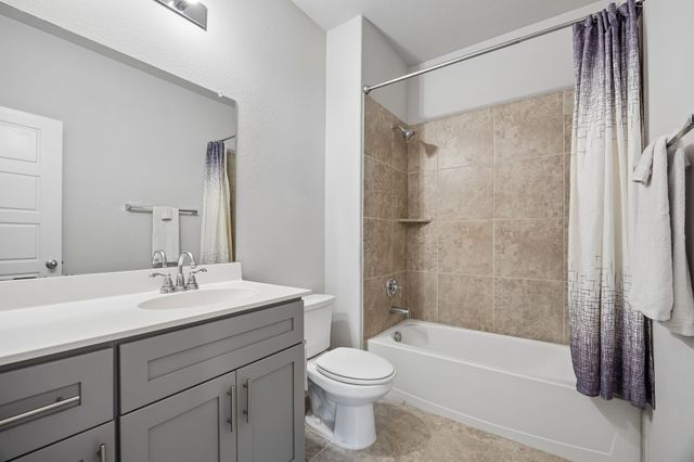 638 Hazeltine Road, Red Oak, TX 75154
