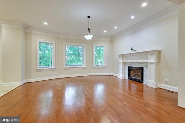 6506 DIVINE ST, Mclean, VA 22101