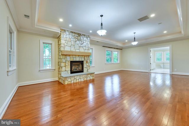 6506 DIVINE ST, Mclean, VA 22101