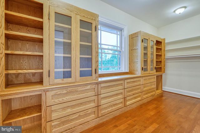 6506 DIVINE ST, Mclean, VA 22101