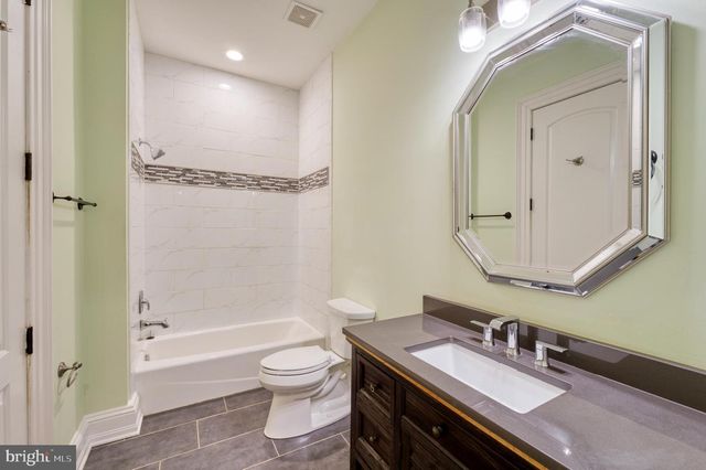 6506 DIVINE ST, Mclean, VA 22101