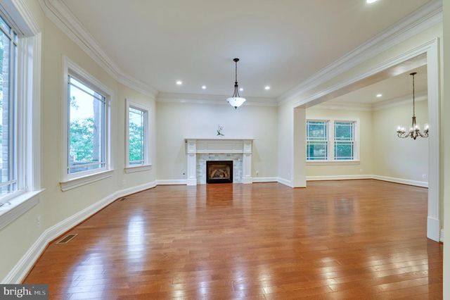 6506 DIVINE ST, Mclean, VA 22101