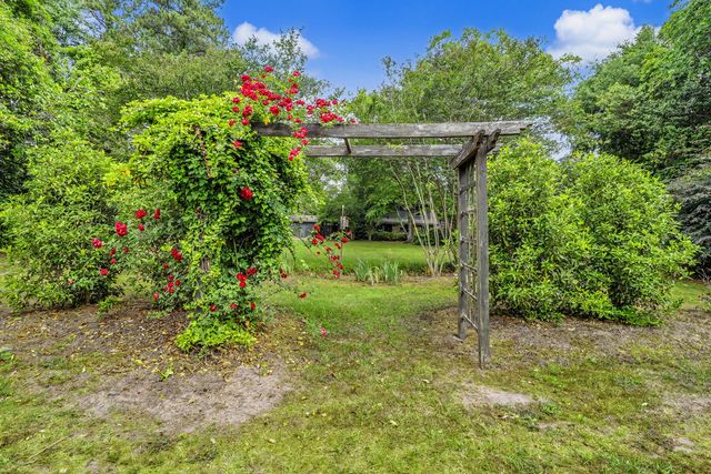 20 Salem Street, Mayesville, SC 29104