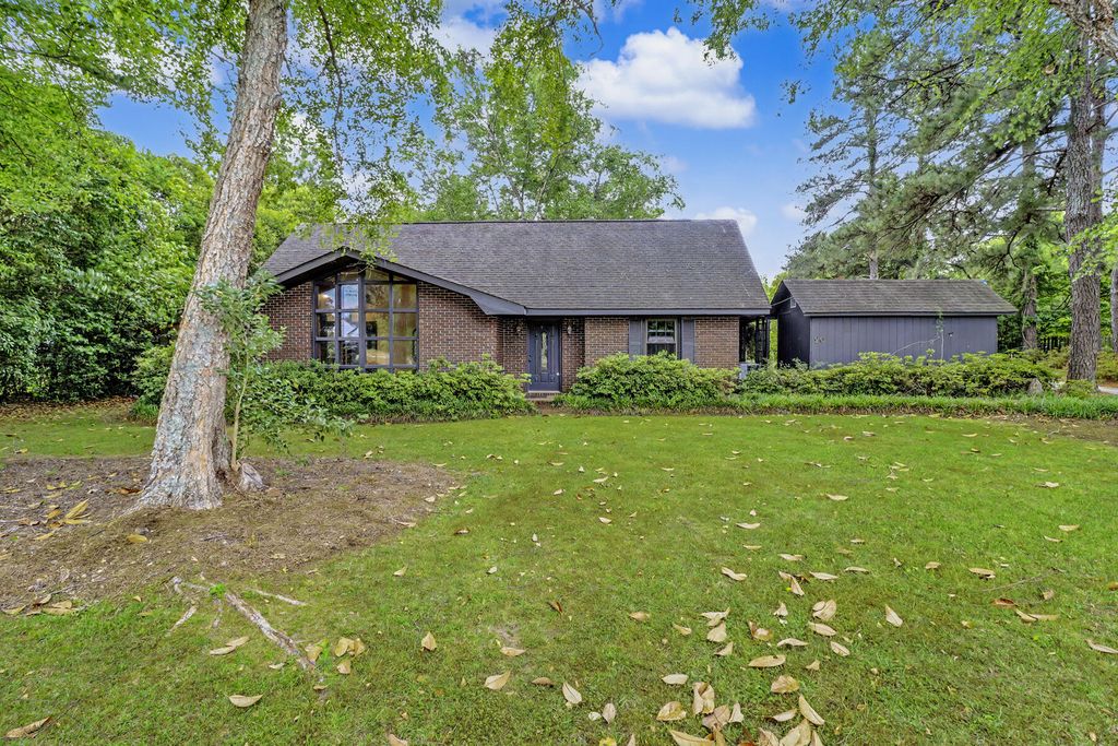 20 Salem Street, Mayesville, SC 29104