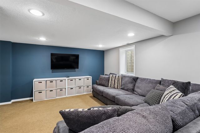 2441 Pine Court, Van Meter, IA 50261