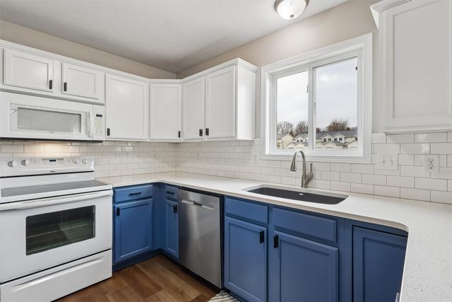 2441 Pine Court, Van Meter, IA 50261