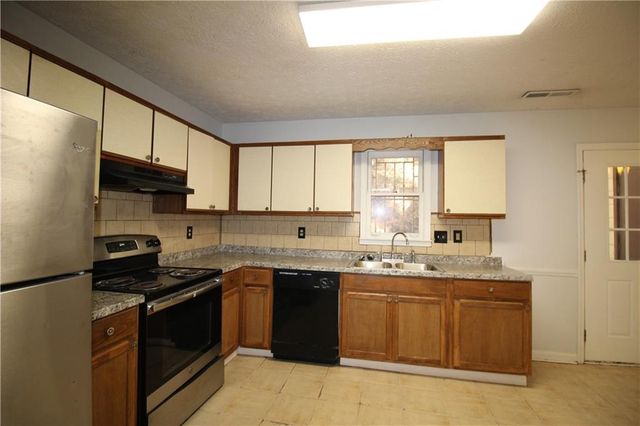 4438 Coopers Creek SE Drive, Smyrna, GA 30082