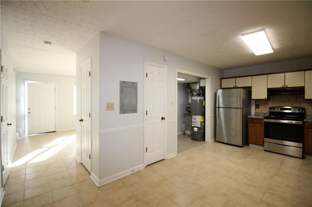 4438 Coopers Creek SE Drive, Smyrna, GA 30082