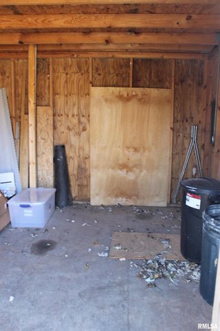 3287 Selmaville Road, Salem, IL 62881