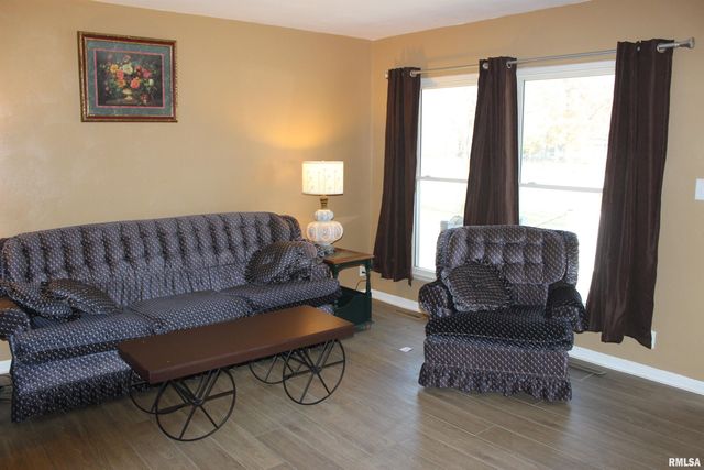 3287 Selmaville Road, Salem, IL 62881