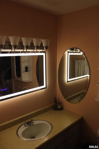 3287 Selmaville Road, Salem, IL 62881