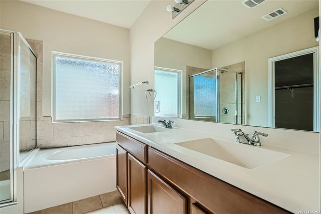 9026 Bowring, Converse, TX 78109