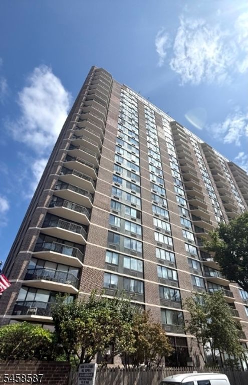 770 Anderson Ave-21H 21H, Cliffside Park Boro, NJ 07010 — exterior