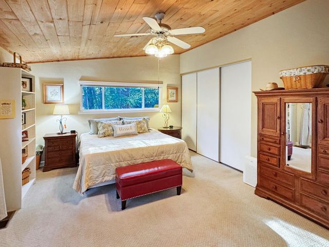 15967 Fairway Glen Pl, Grass Valley, CA 95949