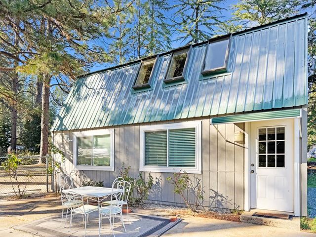 15967 Fairway Glen Pl, Grass Valley, CA 95949