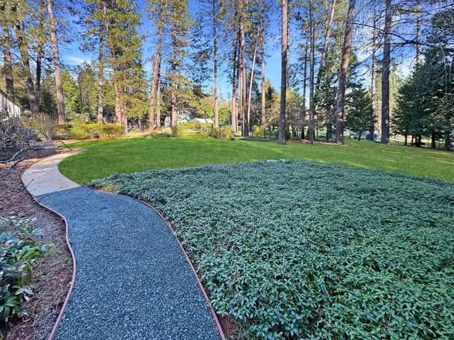 15967 Fairway Glen Pl, Grass Valley, CA 95949