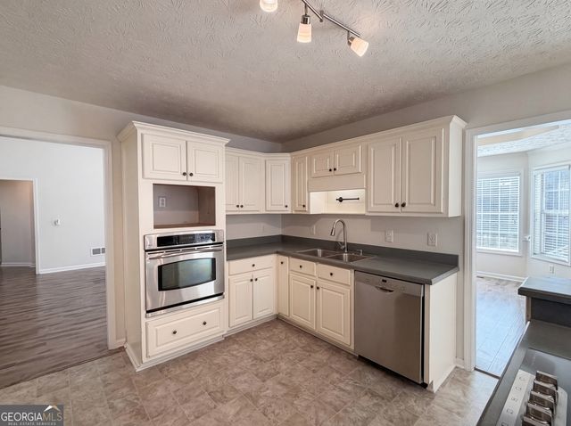 170 Camerons Way, Covington, GA 30016