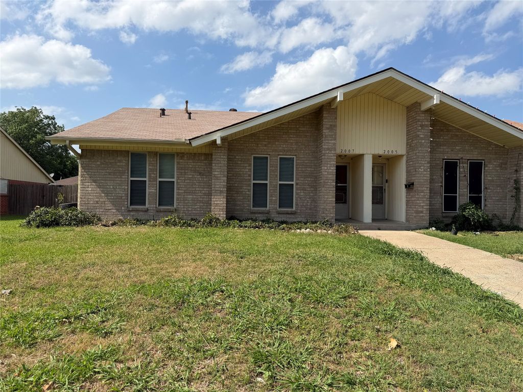 2007 Santa Anna, Garland, TX 75042