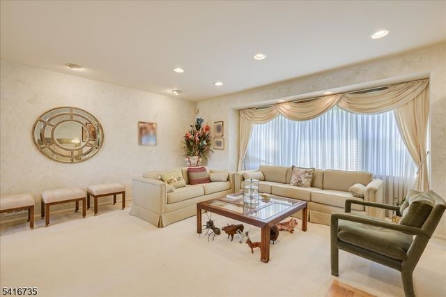 68 Beechwood Ave, Edison Twp., NJ 08837