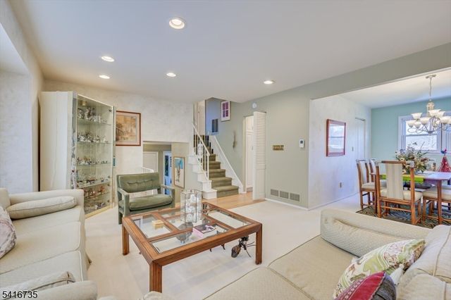 68 Beechwood Ave, Edison Twp., NJ 08837