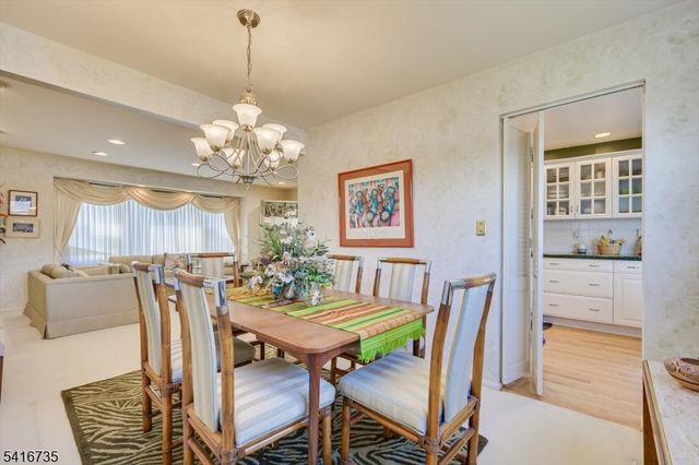 68 Beechwood Ave, Edison Twp., NJ 08837