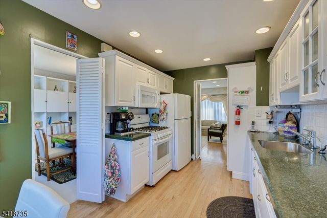 68 Beechwood Ave, Edison Twp., NJ 08837