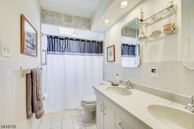 68 Beechwood Ave, Edison Twp., NJ 08837