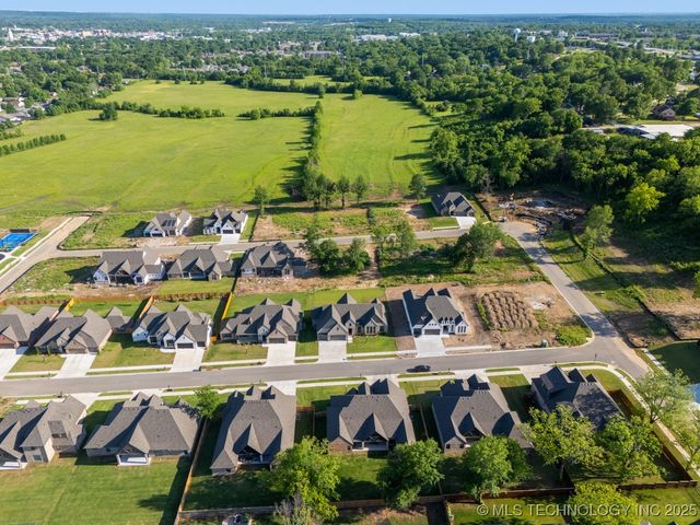 1603 Pinecrest Drive, Claremore, OK 74017