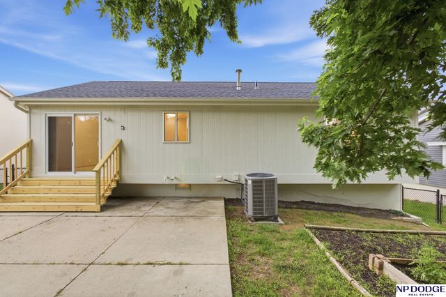 15302 Spencer Street, Omaha, NE 68116