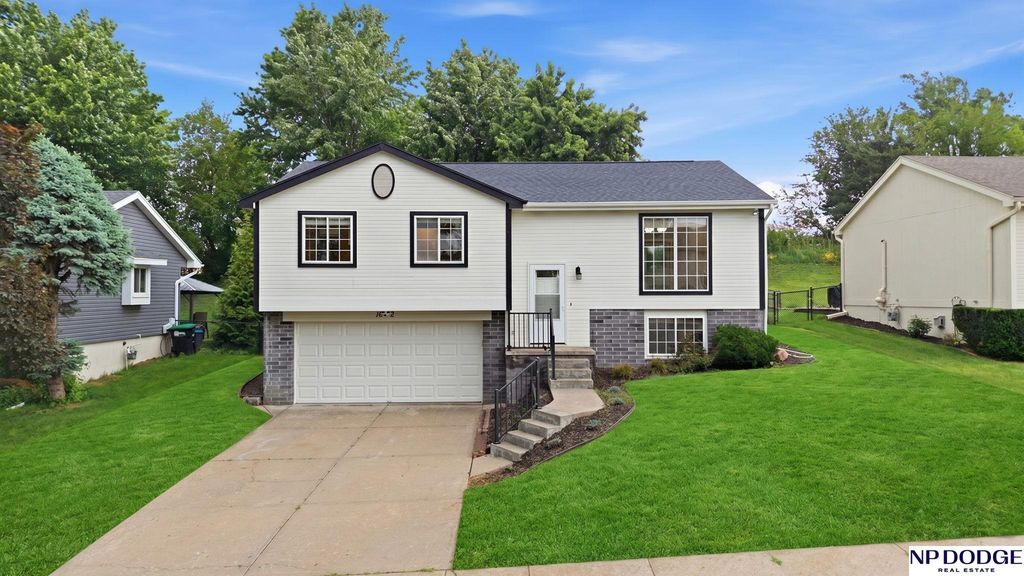 15302 Spencer Street, Omaha, NE 68116