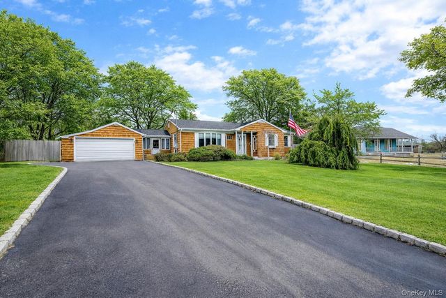 9 Barnes Road, Manorville, NY 11949