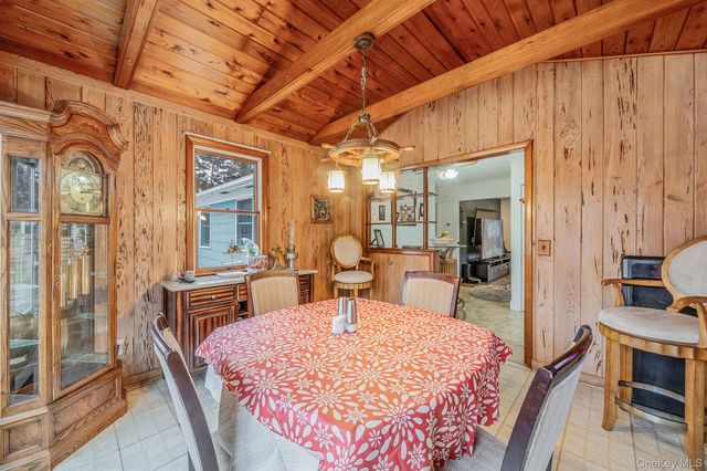 9 Barnes Road, Manorville, NY 11949